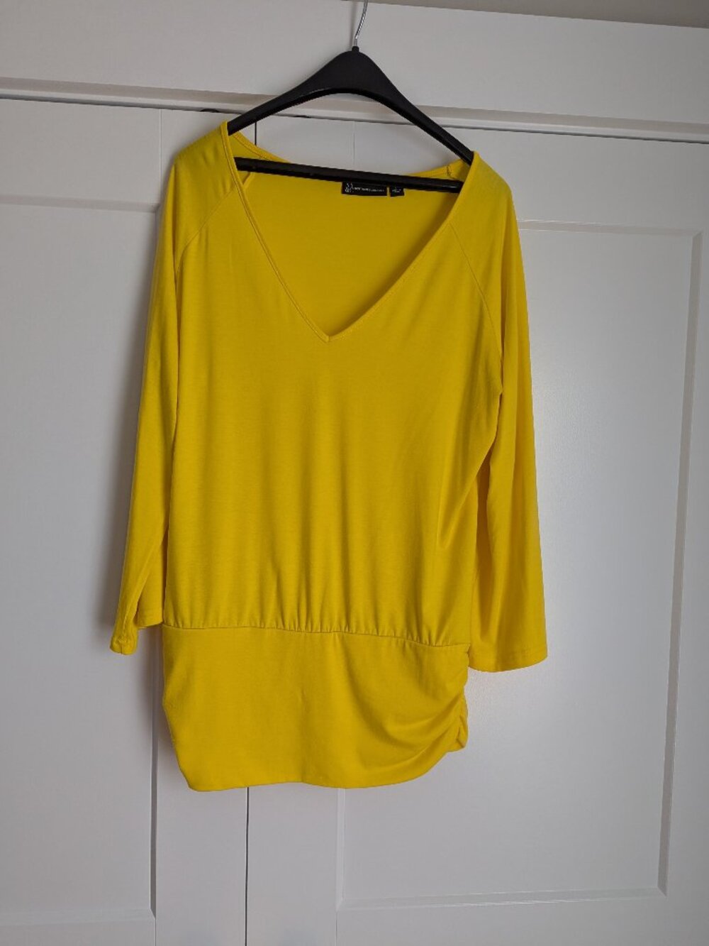 New York and Company knit top size large